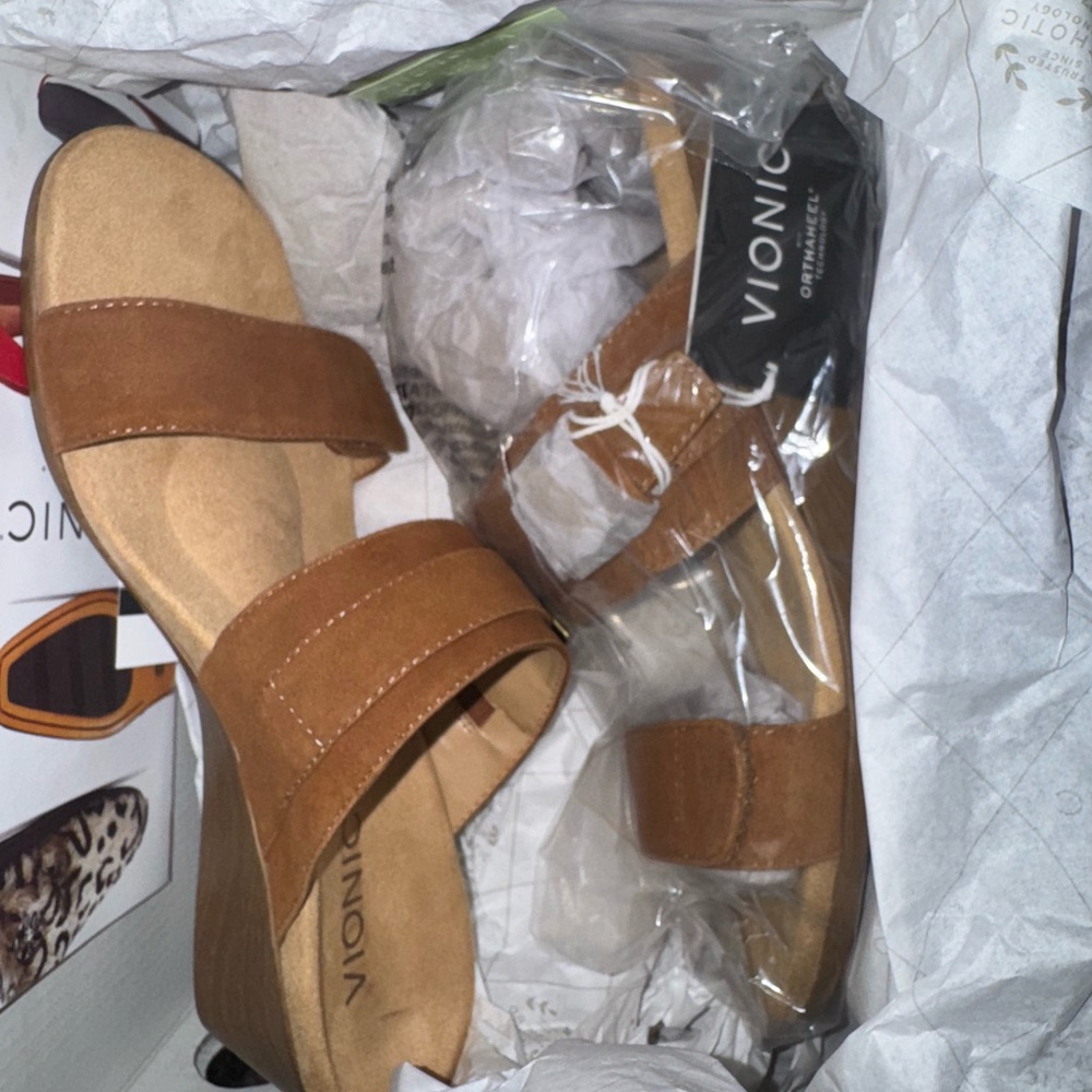 Vionic Women's Brown Wedge Sandals